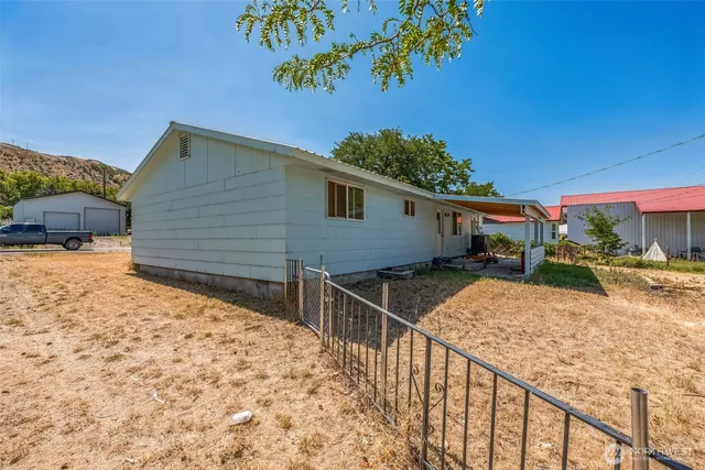 $250,000 | 1124 Camas Street, Coulee Dam, WA 99116