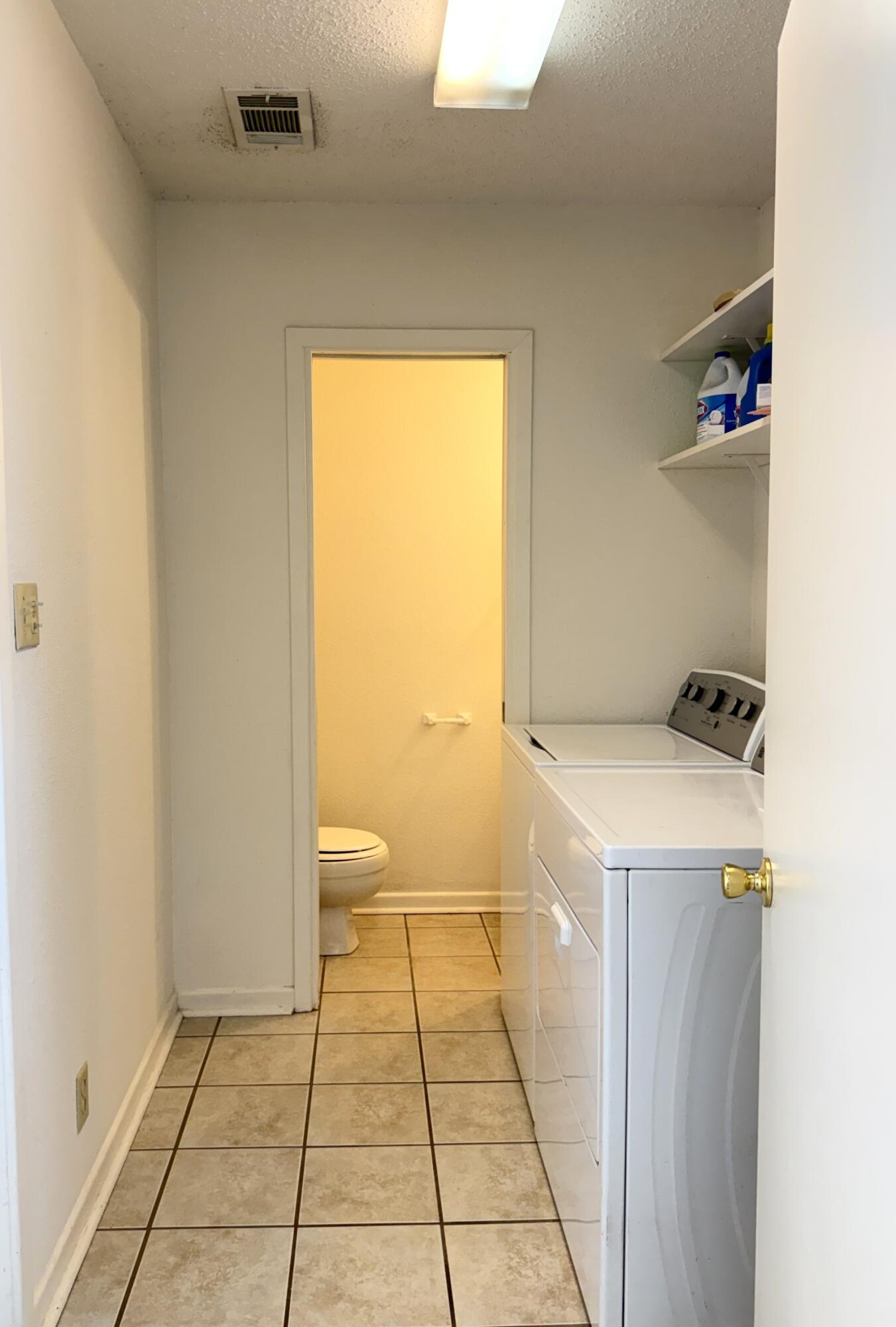 4420 37th Street Lubbock, TX 79414 - Photo 18 of 19 Laundry2