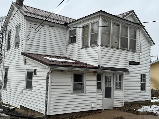 $138,000 | 409 Spring Street, Highland, WI 53543