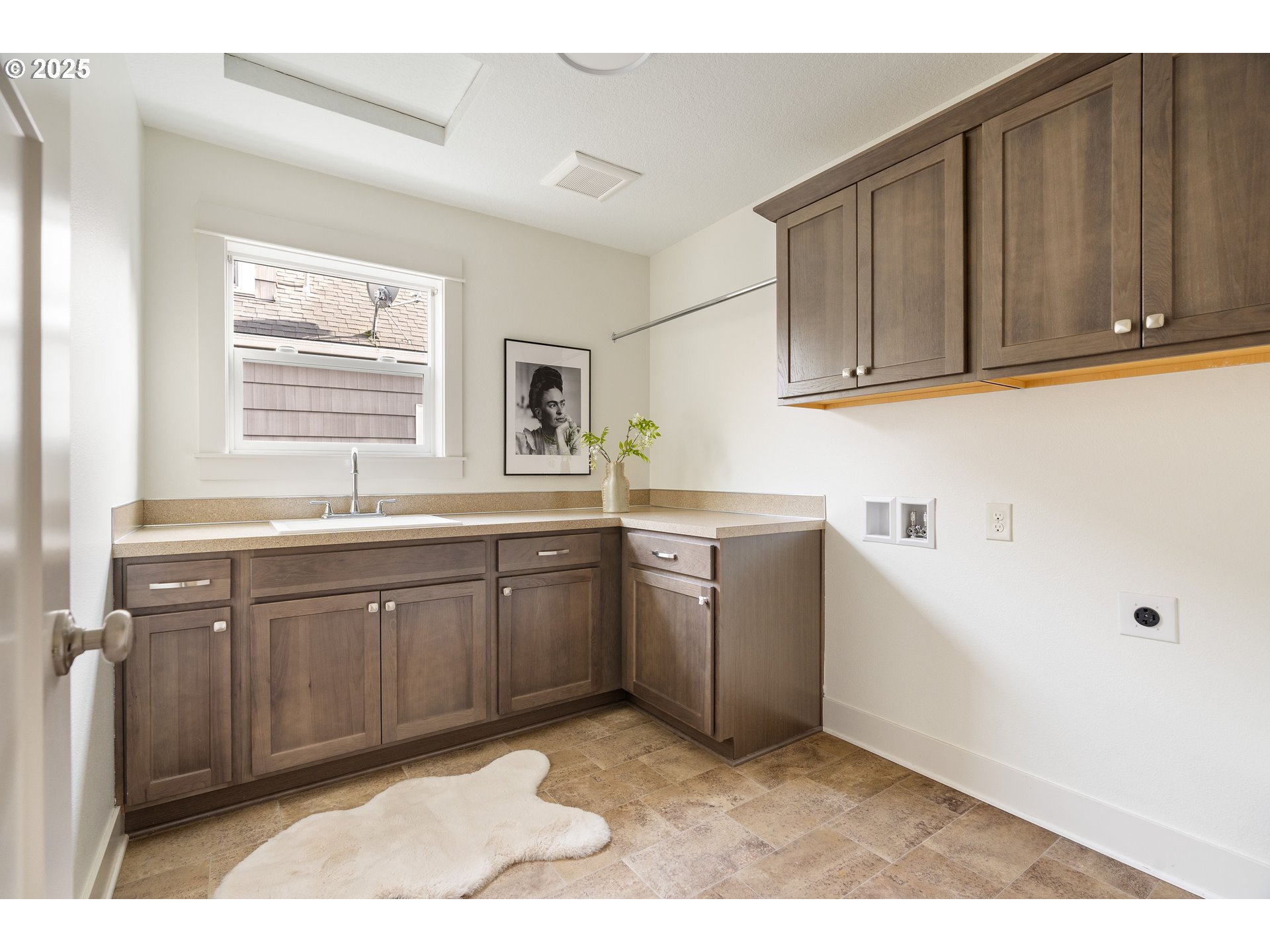 4219 Southwest Collins Street Portland, OR 97219 - Photo 36 of 48 Gallery Image 36