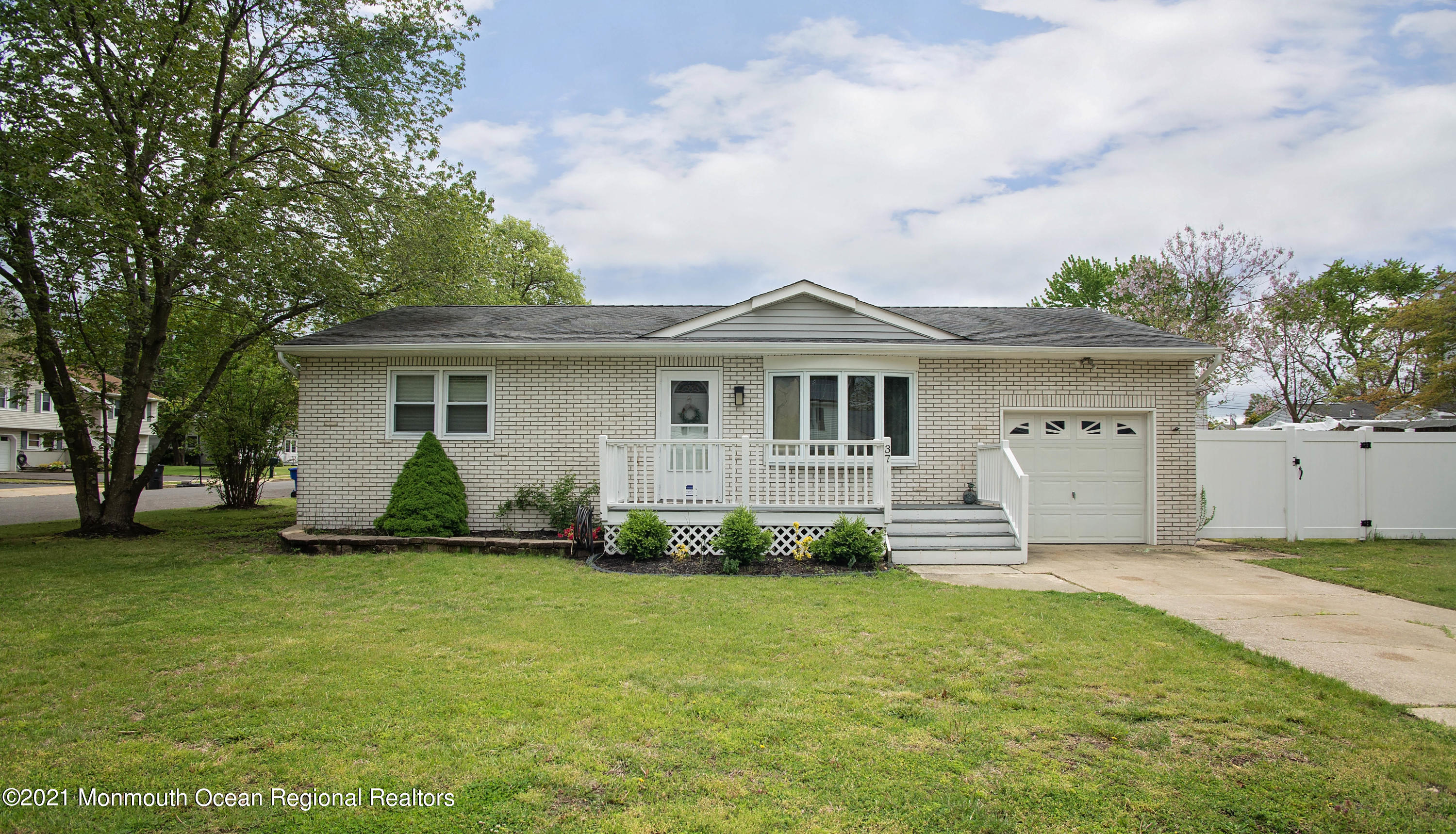 37 Heather Road Toms River, NJ 08753 - Photo 1 of 18 _RMJ9523 front