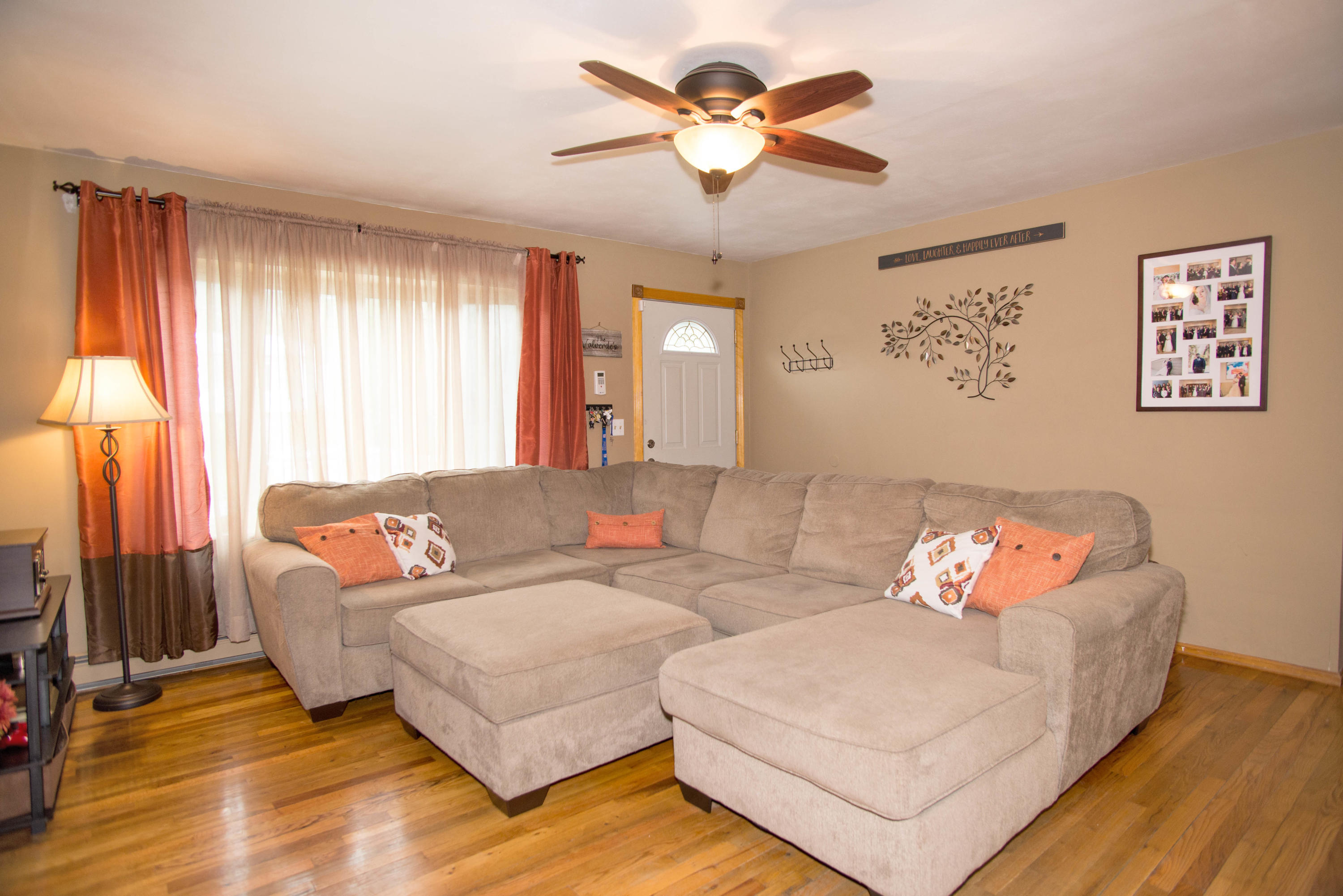 37 Heather Road Toms River, NJ 08753 - Photo 4 of 18 _RMJ9485 living room