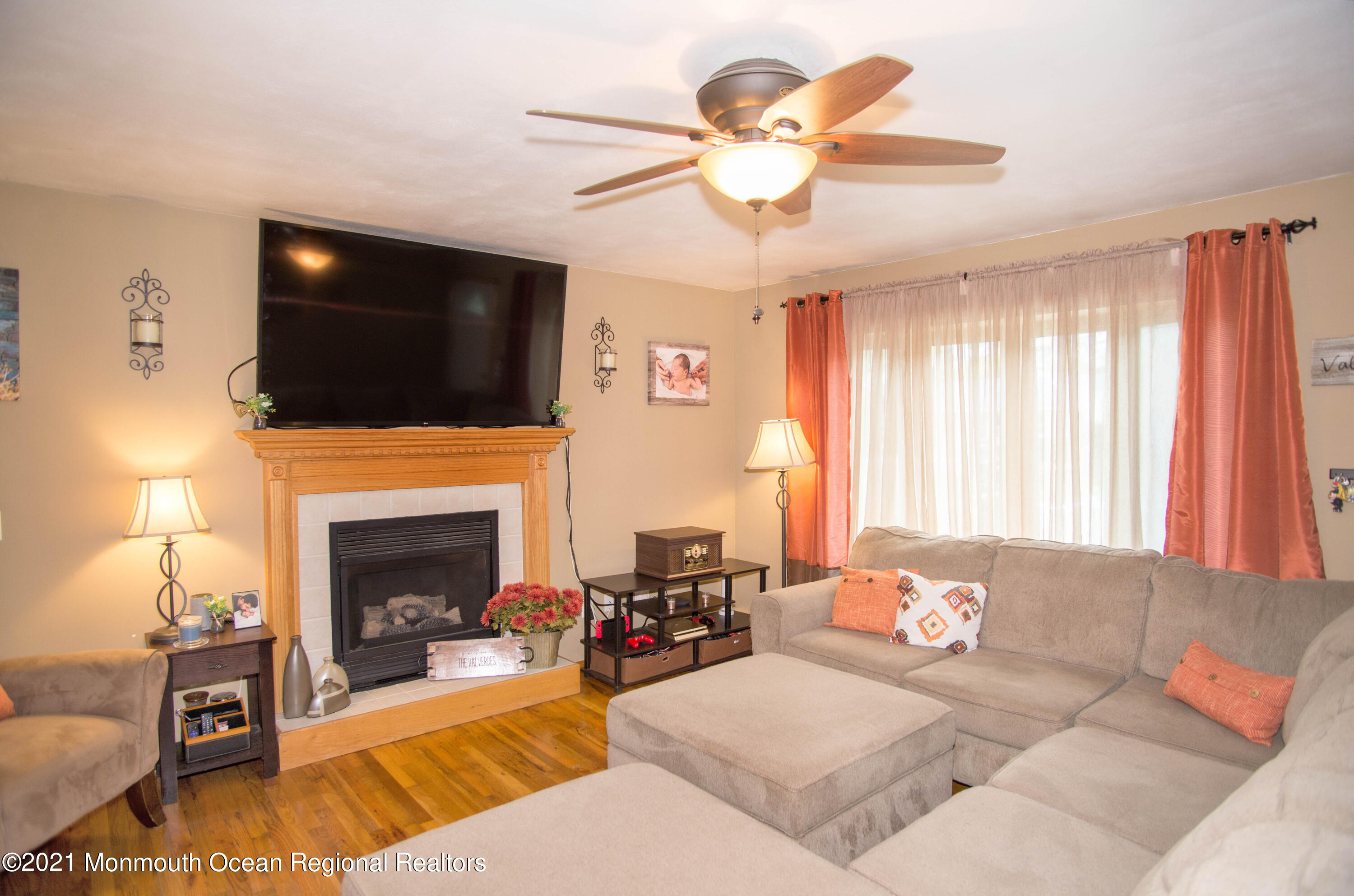37 Heather Road Toms River, NJ 08753 - Photo 5 of 18 _RMJ9488 living room