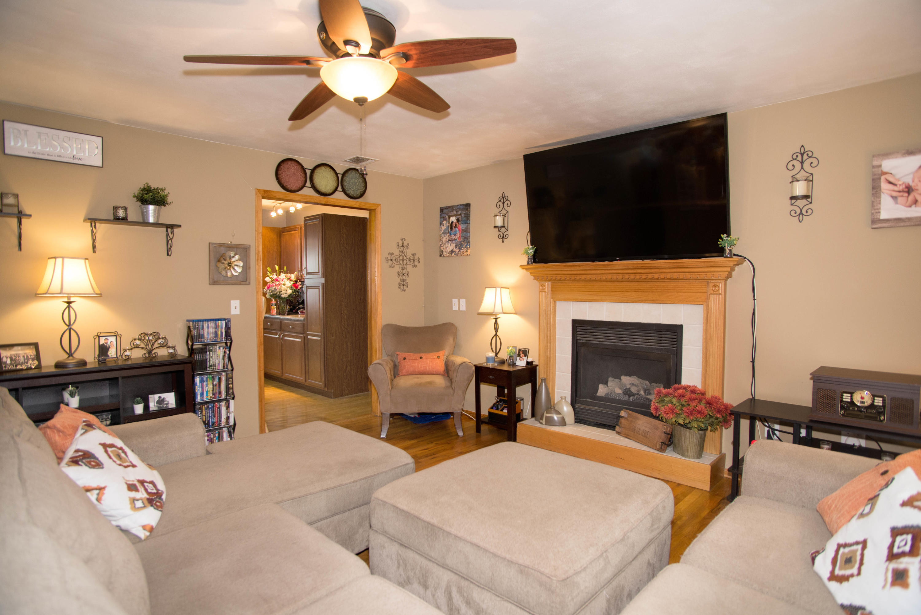 37 Heather Road Toms River, NJ 08753 - Photo 6 of 18 _RMJ9491 living room
