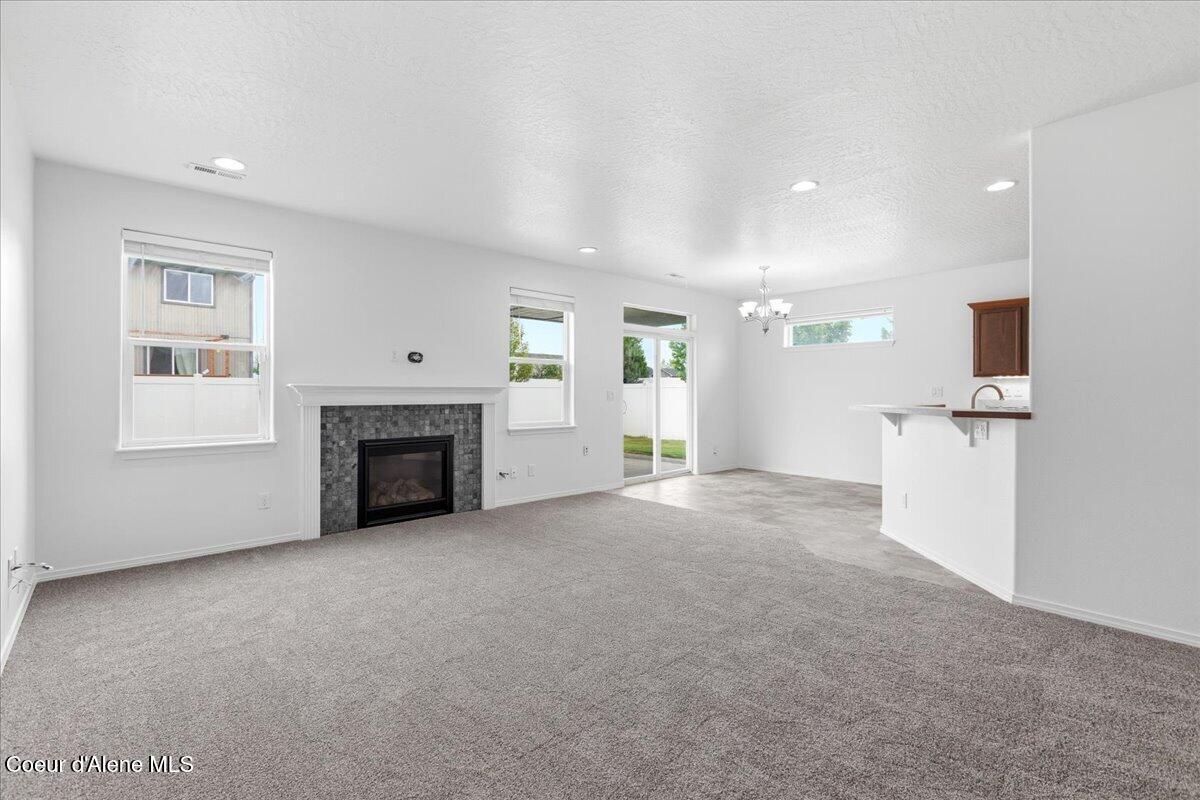 6025 West Trestle Street Rathdrum, ID 83858 - Photo 8 of 46 Living Room