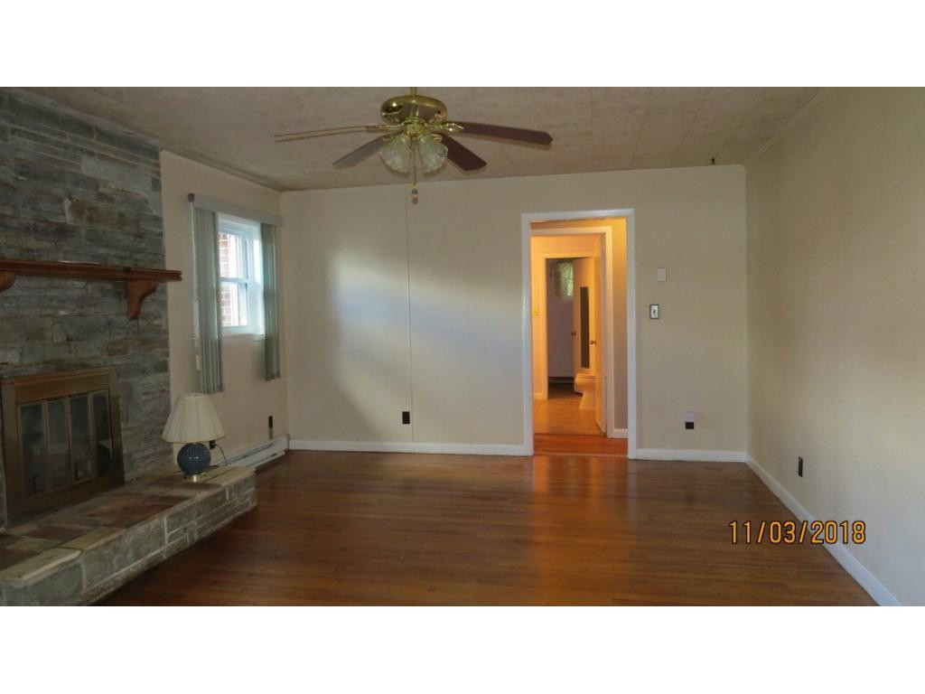 14253 Sandy Ridge Road Coeburn, VA 24230 - Photo 13 of 36 Den