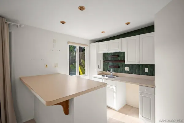 $15,000 | 2351 Calle Corta, La Jolla, CA 92037