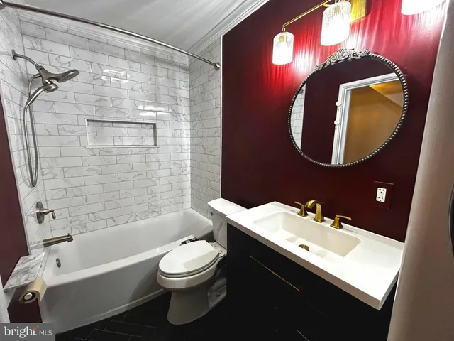 $2,300 | 33 Park Valley Lane, Brookhaven, PA 19015