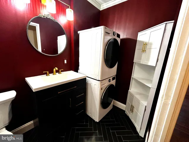 $2,300 | 33 Park Valley Lane, Brookhaven, PA 19015