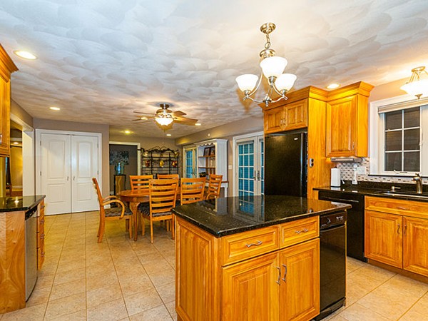 206 Judge Road Lynn, MA 01904 - Photo 4 of 30 Gallery Image 4