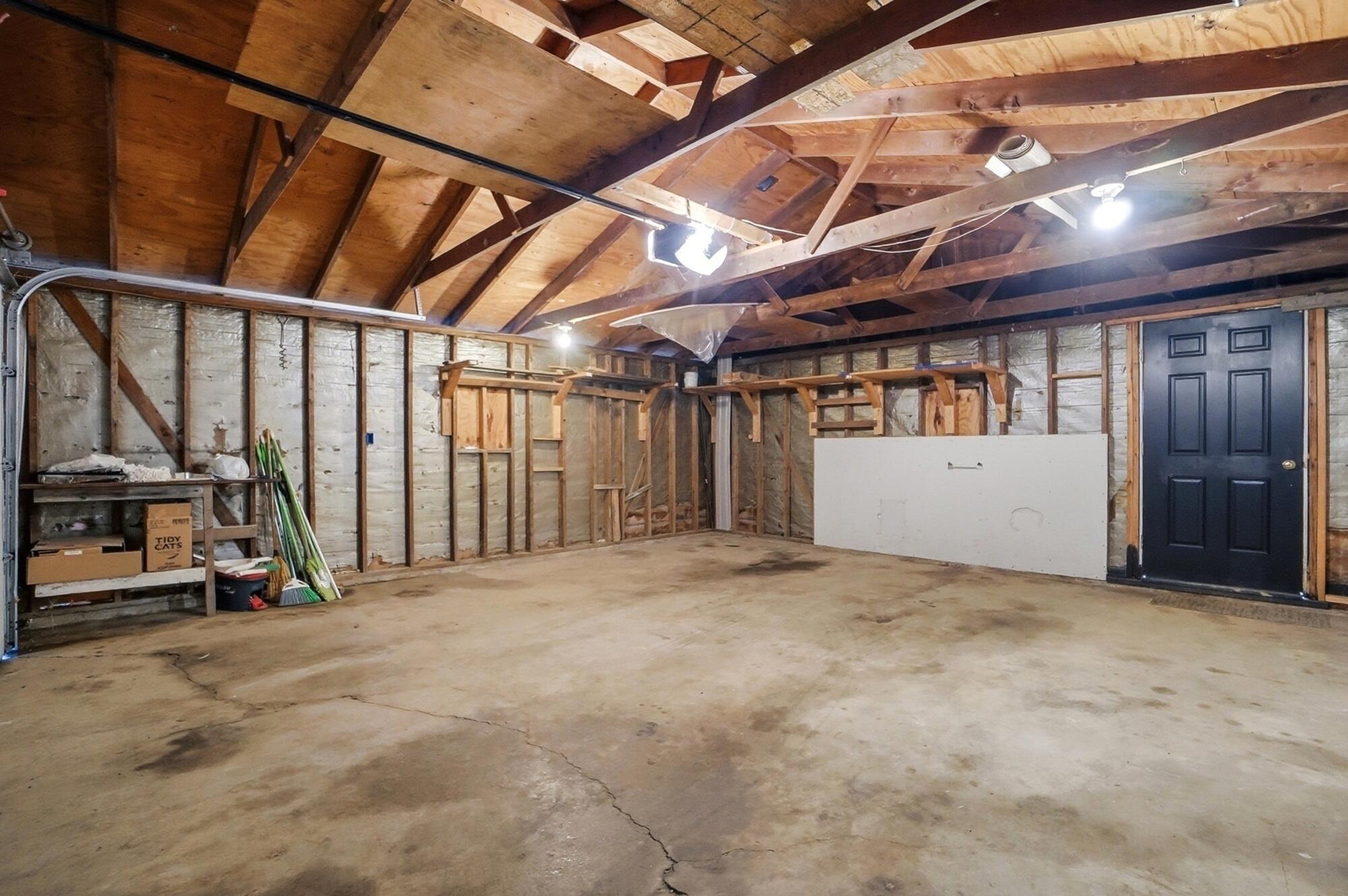 4840 Tschopp Road Northeast Lancaster, OH 43130 - Photo 48 of 58 2 Car Attached Garage - 4840 Tschopp Road NE, Lancaster, OH 43130