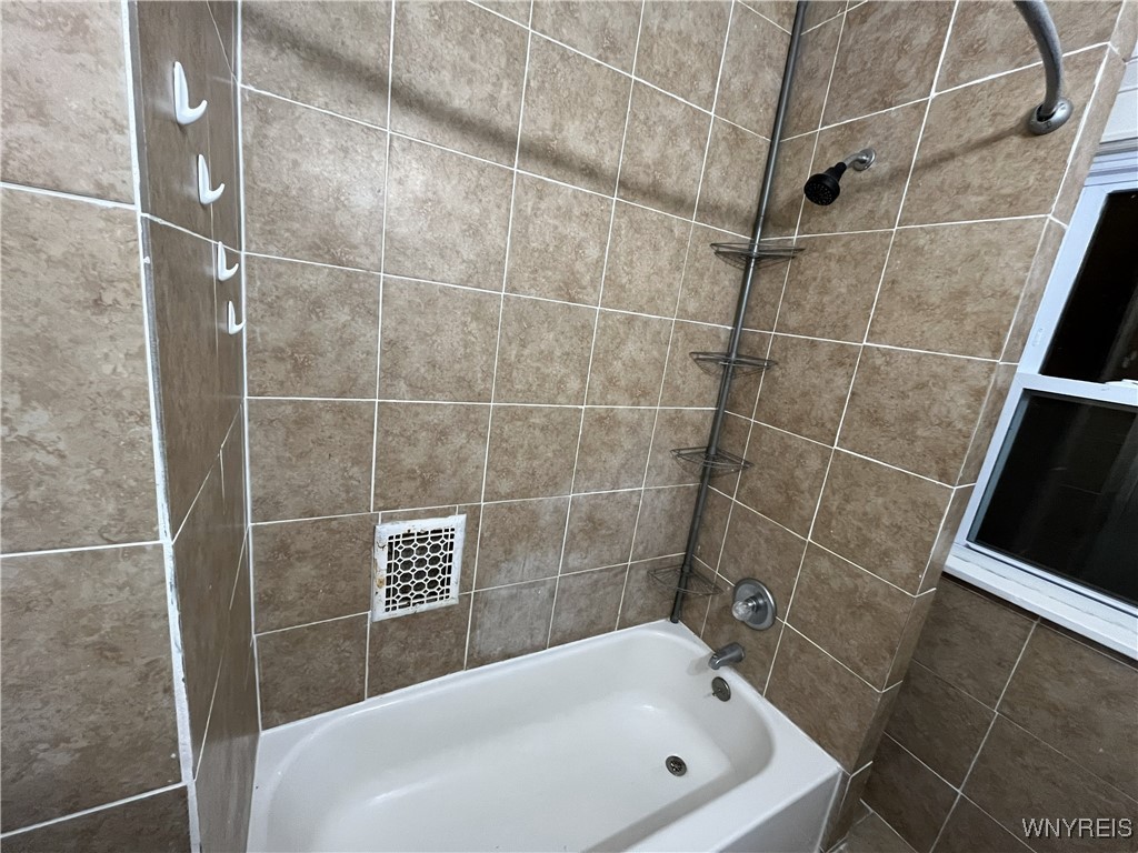 168 Rodney Avenue Buffalo, NY 14214 - Photo 15 of 20