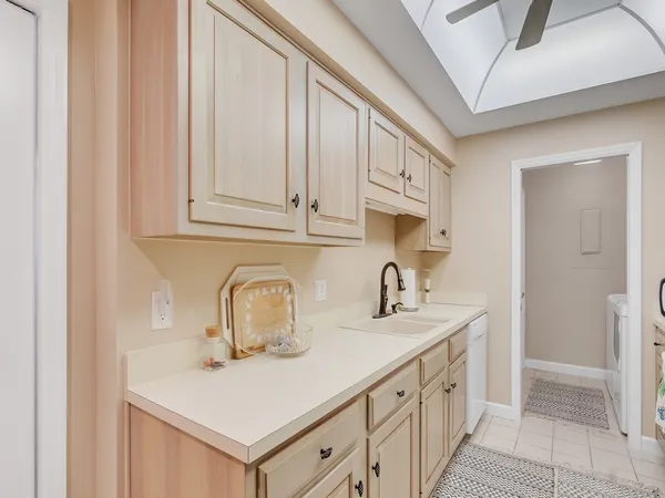 $6,000 | 5680 Jimmy Buffett Mem Highway, Unit 111, Vero Beach, FL 32963