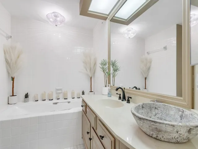 $6,000 | 5680 Jimmy Buffett Mem Highway, Unit 111, Vero Beach, FL 32963