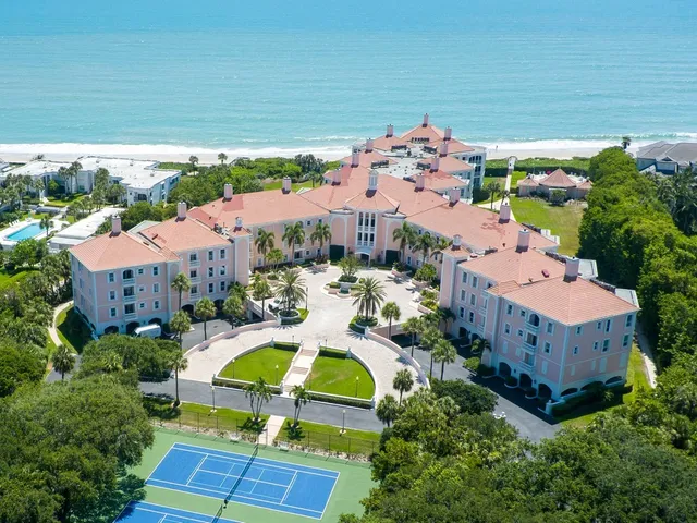 $6,000 | 5680 Jimmy Buffett Mem Highway, Unit 111, Vero Beach, FL 32963