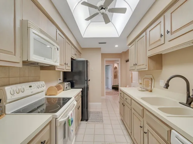 $6,000 | 5680 Jimmy Buffett Mem Highway, Unit 111, Vero Beach, FL 32963