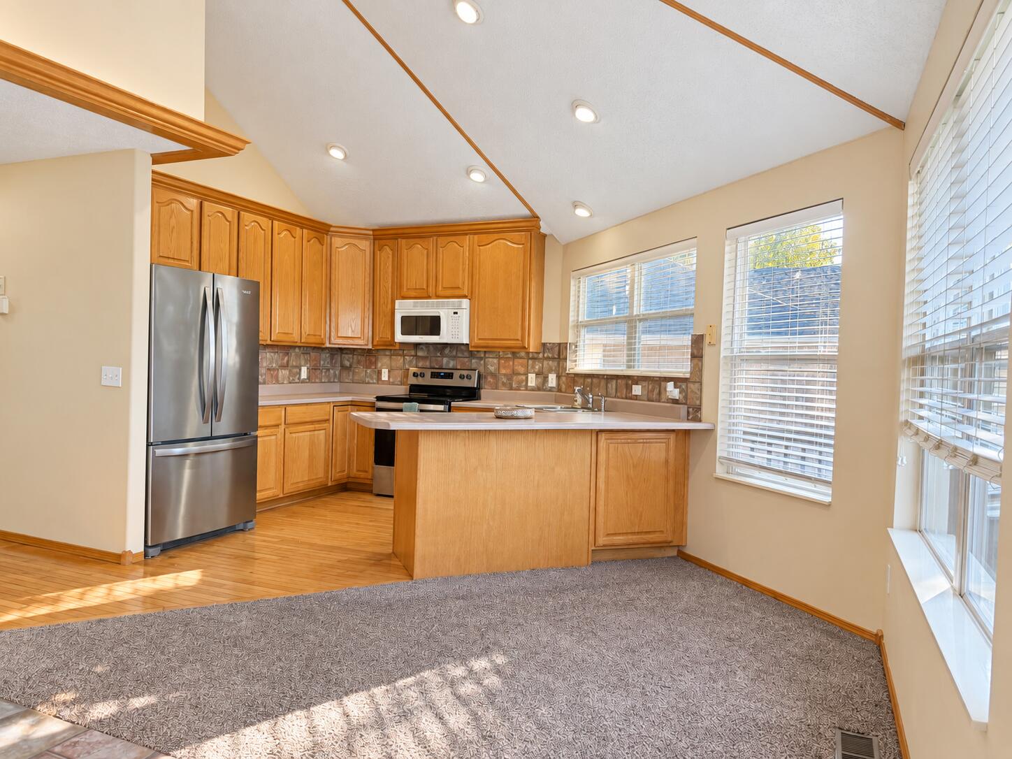 4590 West University Street Springfield, MO 65802 - Photo 9 of 44 431A4E6C-EDA2-4122-AAB4-B61C90DCDDC8