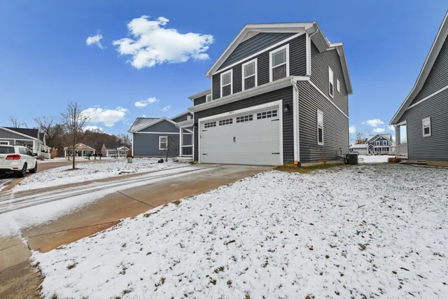 $399,900 | 4515 Marie Therese Circle, Pinckney, MI 48169