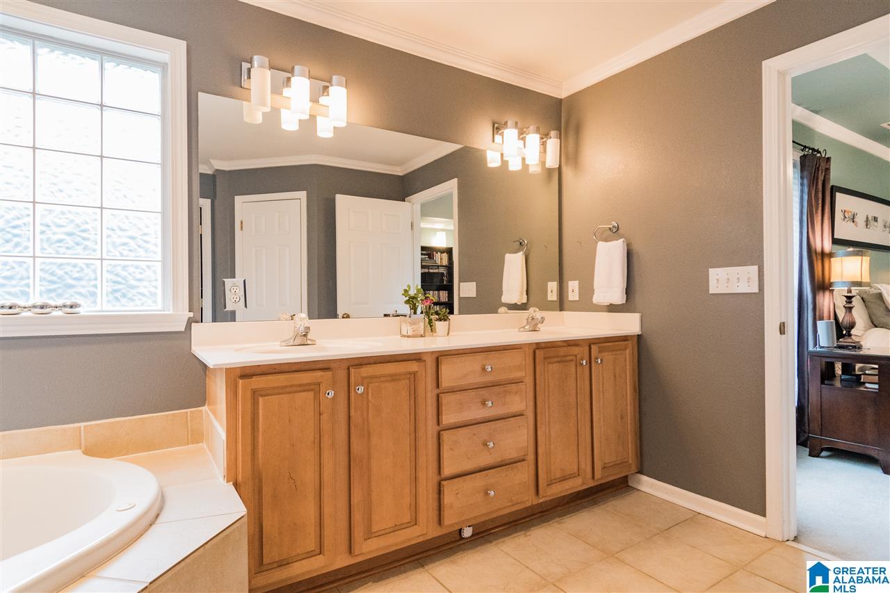 640 Meadow Ridge Drive Birmingham, AL 35242 - Photo 20 of 34