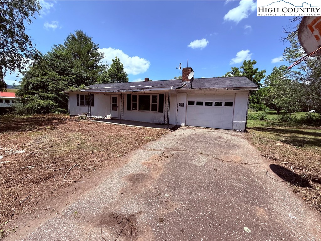 147 Greensboro Road Crumpler, NC 28617 - Photo 4 of 7 Gallery Image 4