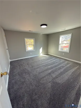 a view of empty room with window