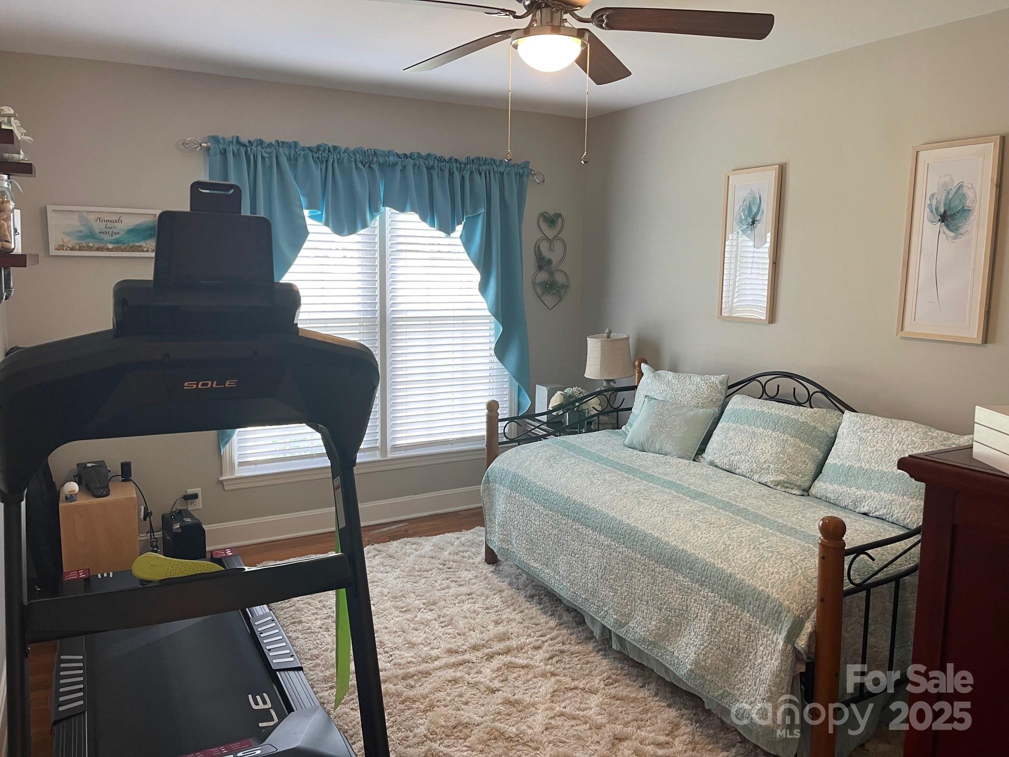 107 Calhoun Drive Cheraw, SC 29520 - Photo 9 of 16 a living room with furniture