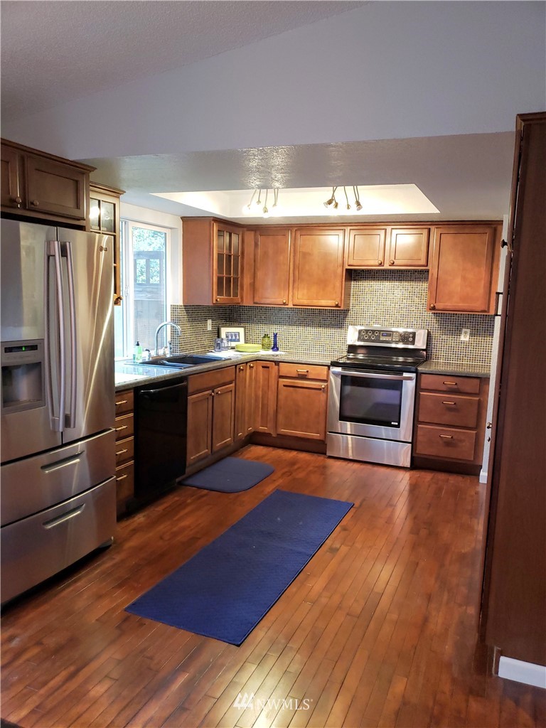 16307 Cascadian Way Bothell, WA 98012 - Photo 13 of 25