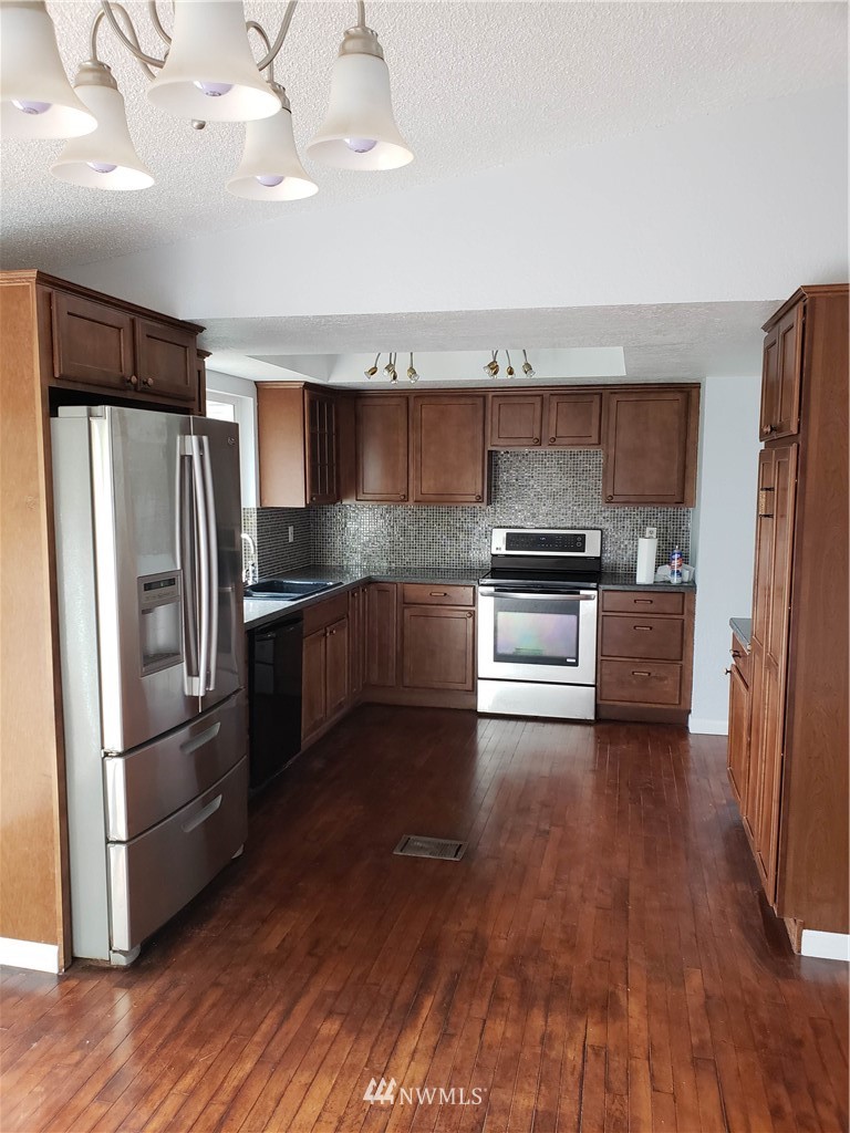 16307 Cascadian Way Bothell, WA 98012 - Photo 15 of 25
