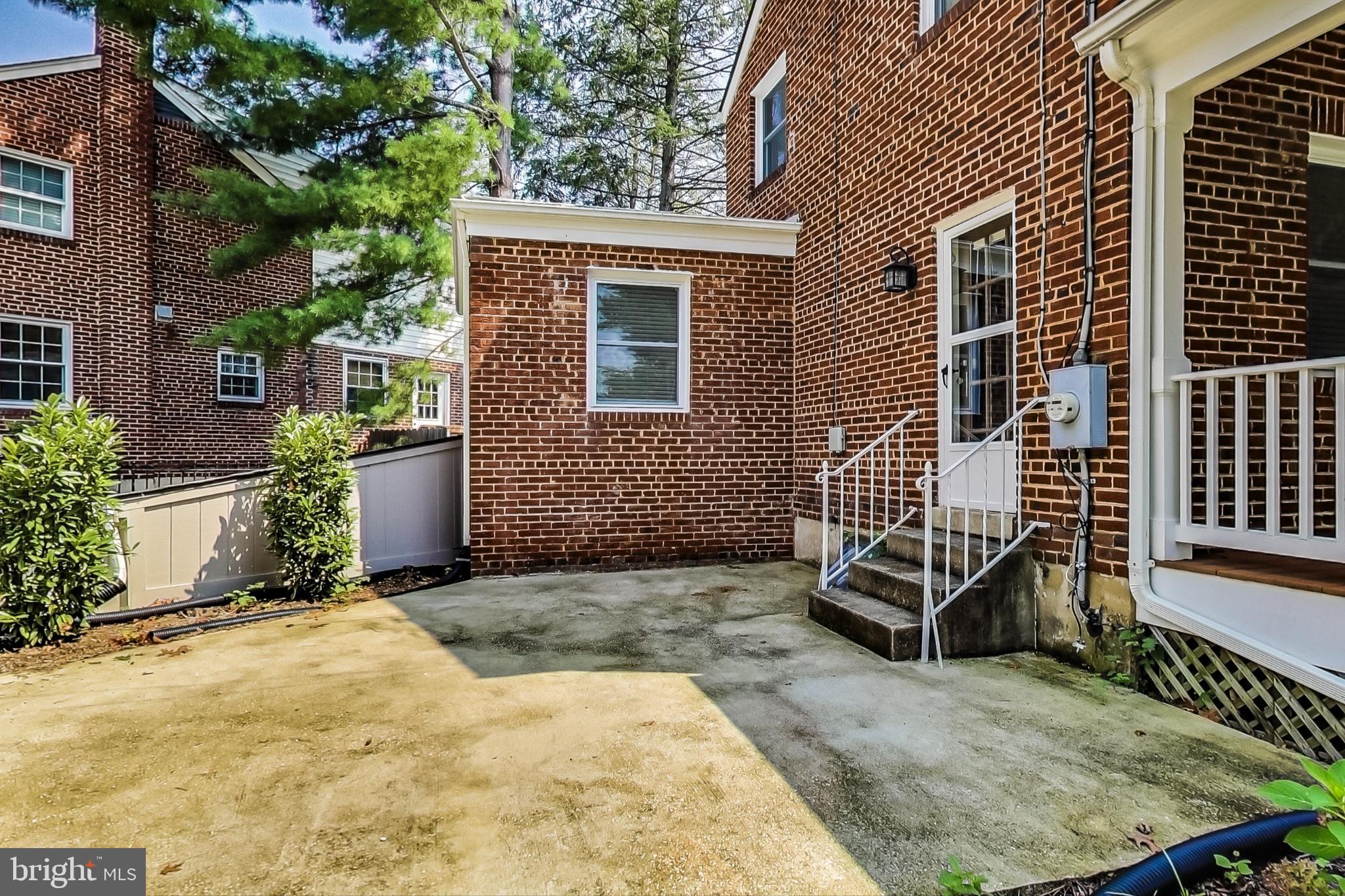 9901 Sidney Road Silver Spring, MD 20901 - Photo 4 of 52 Front patio