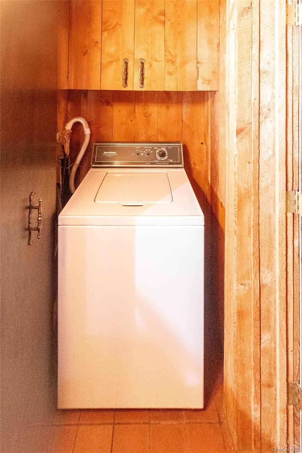105 Jarmain Road Monroe, NY 10950 - Photo 5 of 40 a utility room with dryer and washer