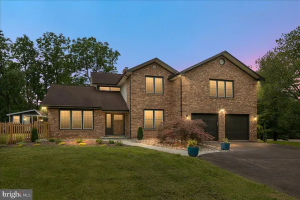 $1,949,999 | 353 Gallop Wood Place, Great Falls, VA 22066