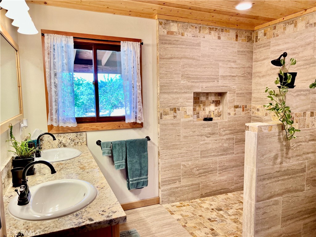 29555 Wyle Ranch Road North Fork, CA 93643 - Photo 34 of 70