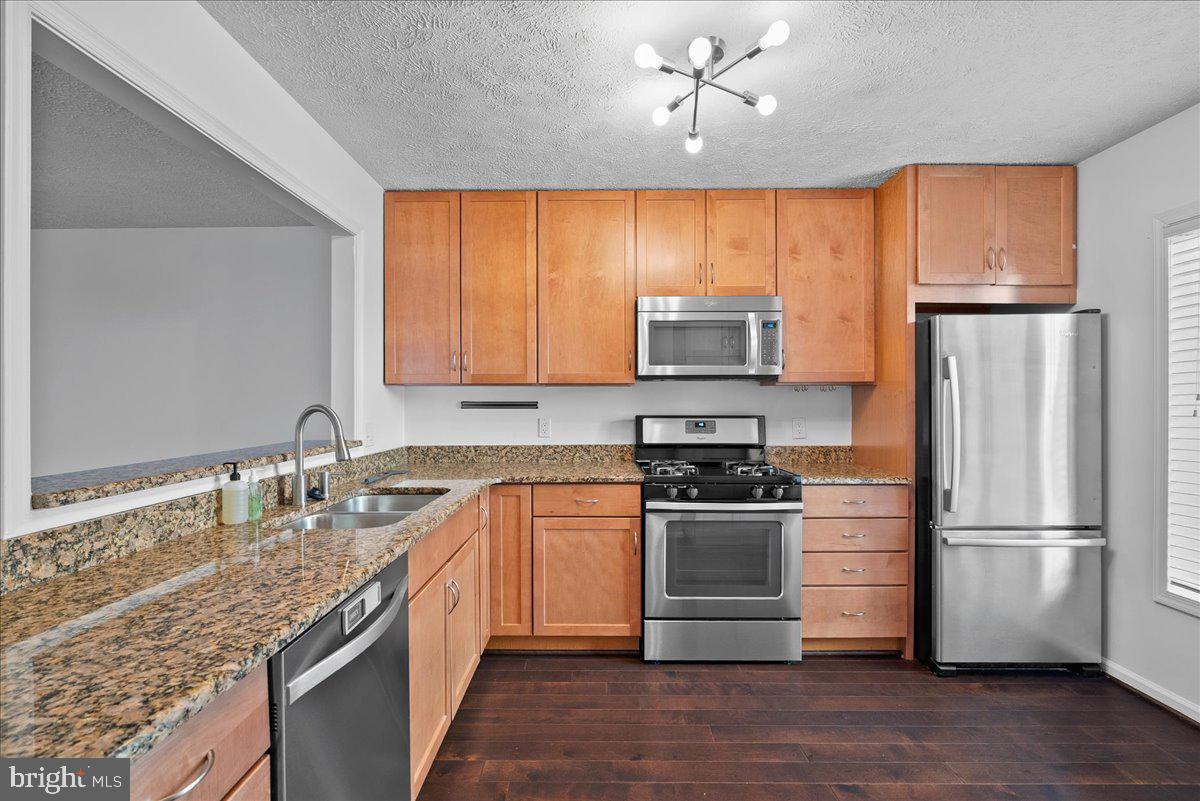 2228 Hunter's Run Drive, Unit 2228 Reston, VA 20191 - Photo 3 of 19