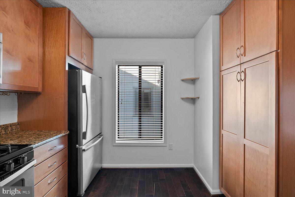 2228 Hunter's Run Drive, Unit 2228 Reston, VA 20191 - Photo 5 of 19