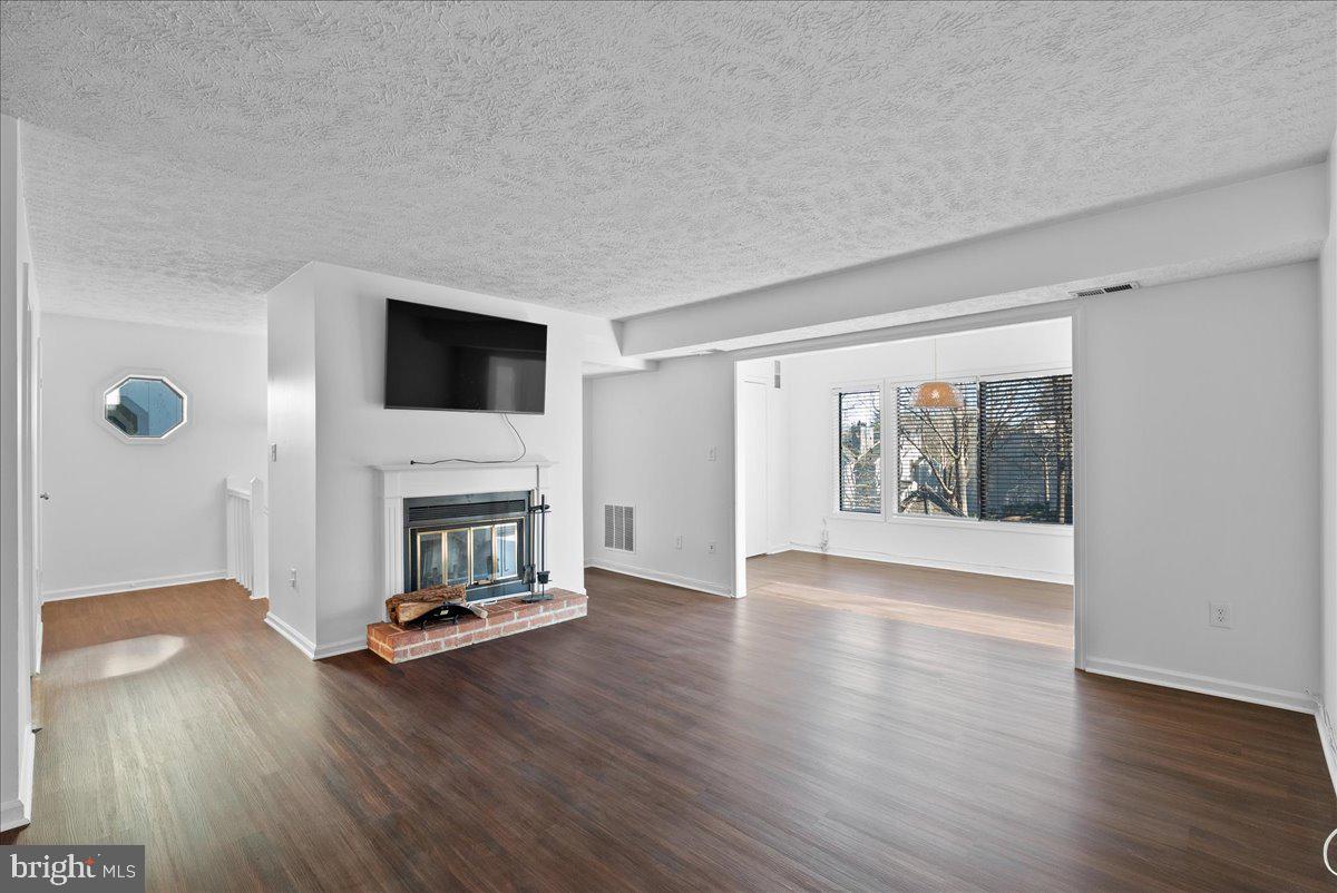 2228 Hunter's Run Drive, Unit 2228 Reston, VA 20191 - Photo 7 of 19