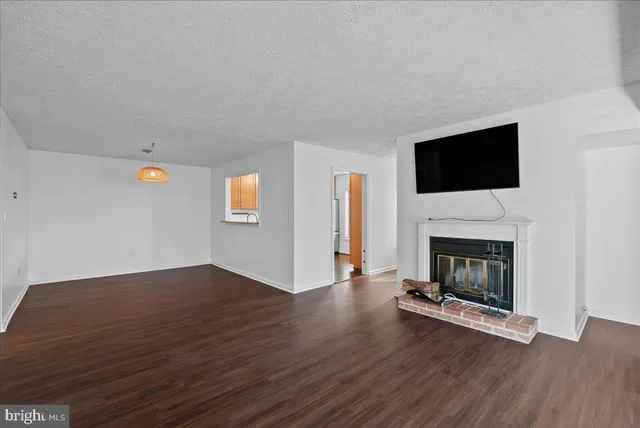 $3,100 | 2228 Hunter's Run Drive, Unit 2228, Reston, VA 20191