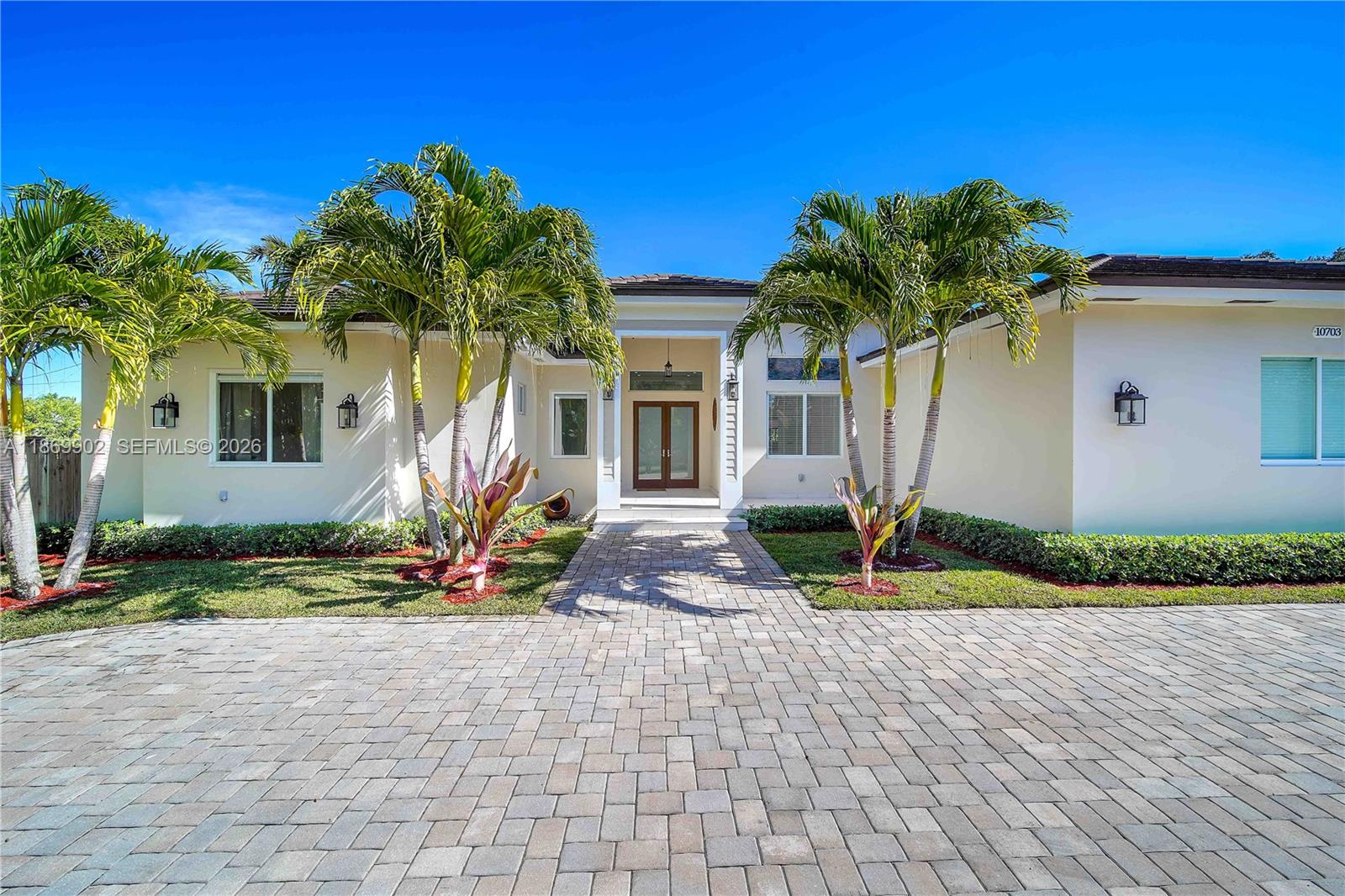 10703 Southwest 84th Avenue Miami, FL 33156 - Photo 2 of 45