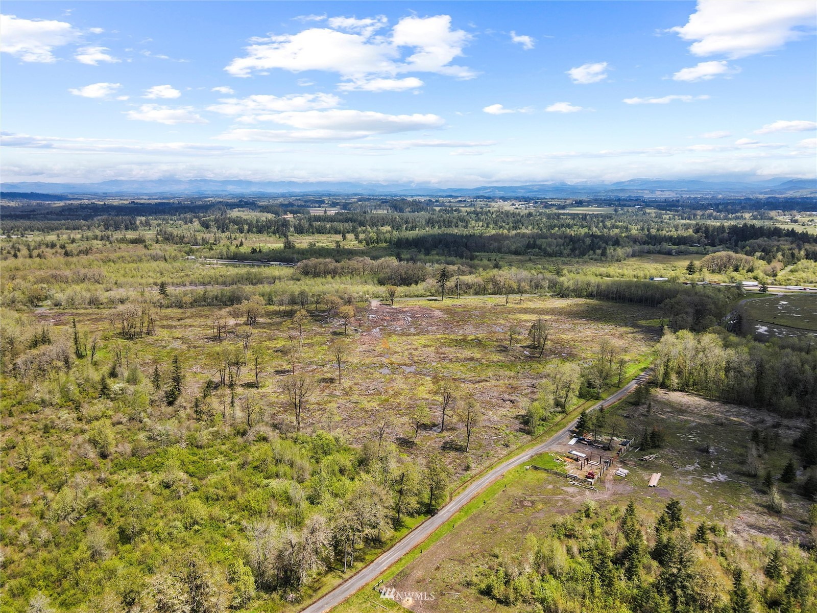 1-2 Knowles Road Winlock, WA 98596 - Photo 4 of 4 a view of an ocean