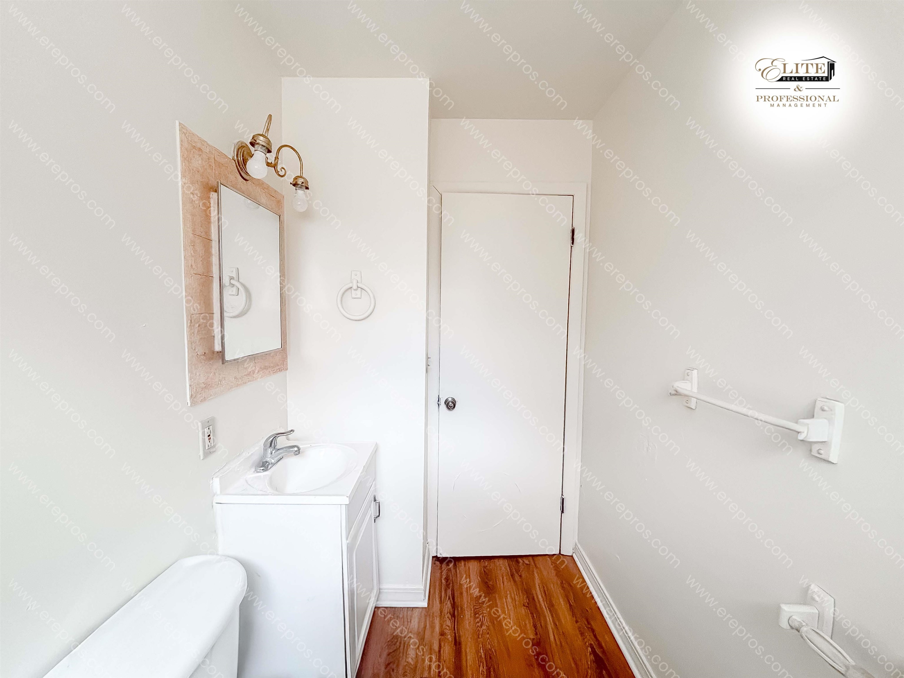 3702 Branch Road Flint, MI 48506 - Photo 2 of 16 50189991-37bcdb0f-4b97-4497-b54a-84c2a2e114a1.JPG