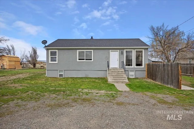 $280,000 | 532 2nd Avenue West, Gooding, ID 83330