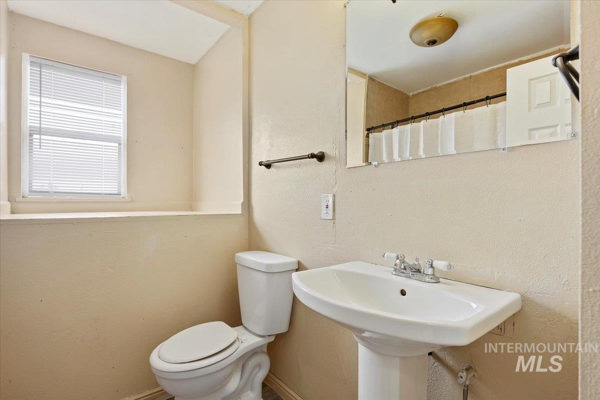 532 2nd Avenue West Gooding, ID 83330 - Photo 13 of 21