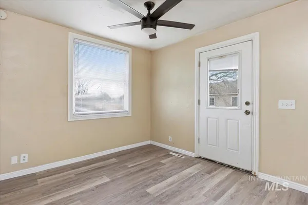$269,999 | 532 2nd Avenue West, Gooding, ID 83330