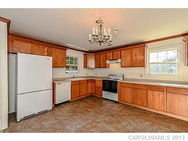 293 South Beersheba Road Clover, SC 29710 - Photo 7 of 16