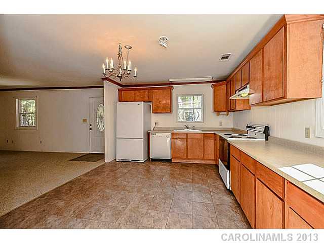 293 South Beersheba Road Clover, SC 29710 - Photo 8 of 16