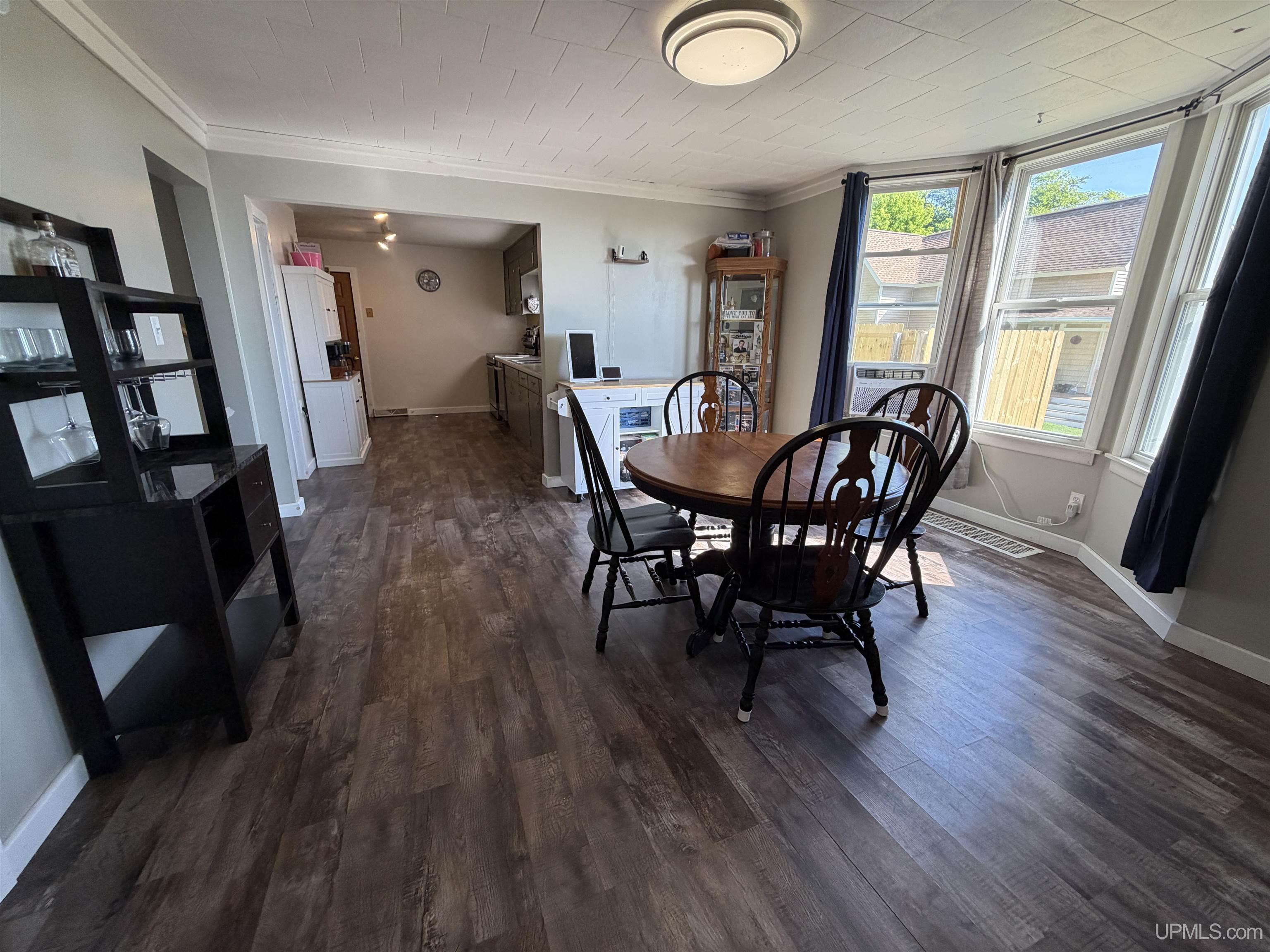204 Walnut Street Munising, MI 49862 - Photo 6 of 45