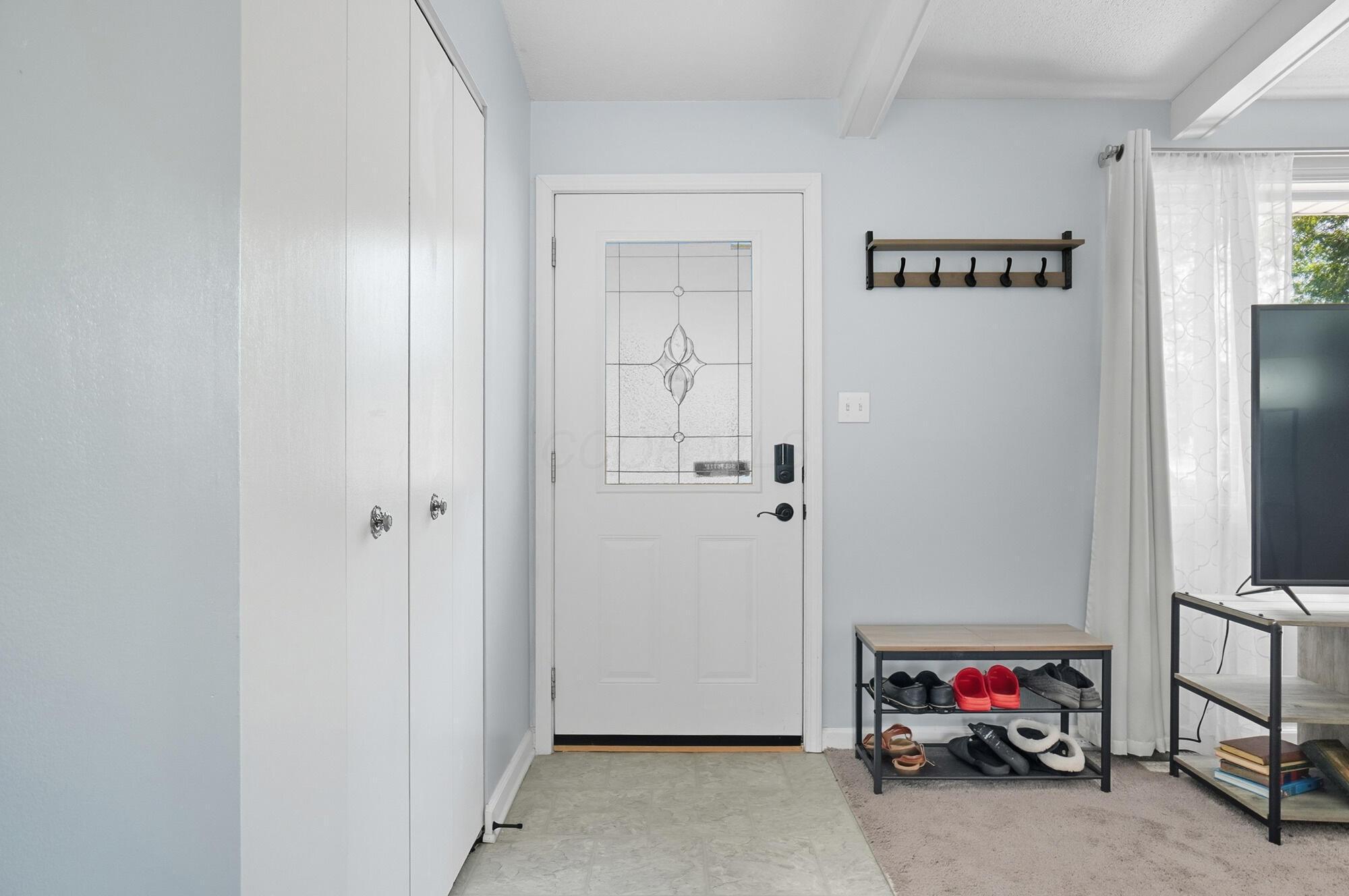 2134 Trent Road Columbus, OH 43229 - Photo 8 of 53 008