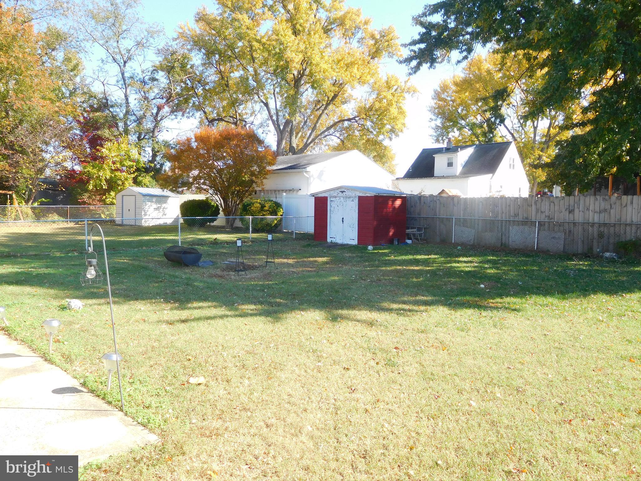 225 Asbury Road Pasadena, MD 21122 - Photo 3 of 3 large level back yard