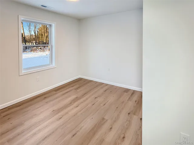 $1,950 | 4332 Albany Post Road, Unit 4, Hyde Park, NY 12538