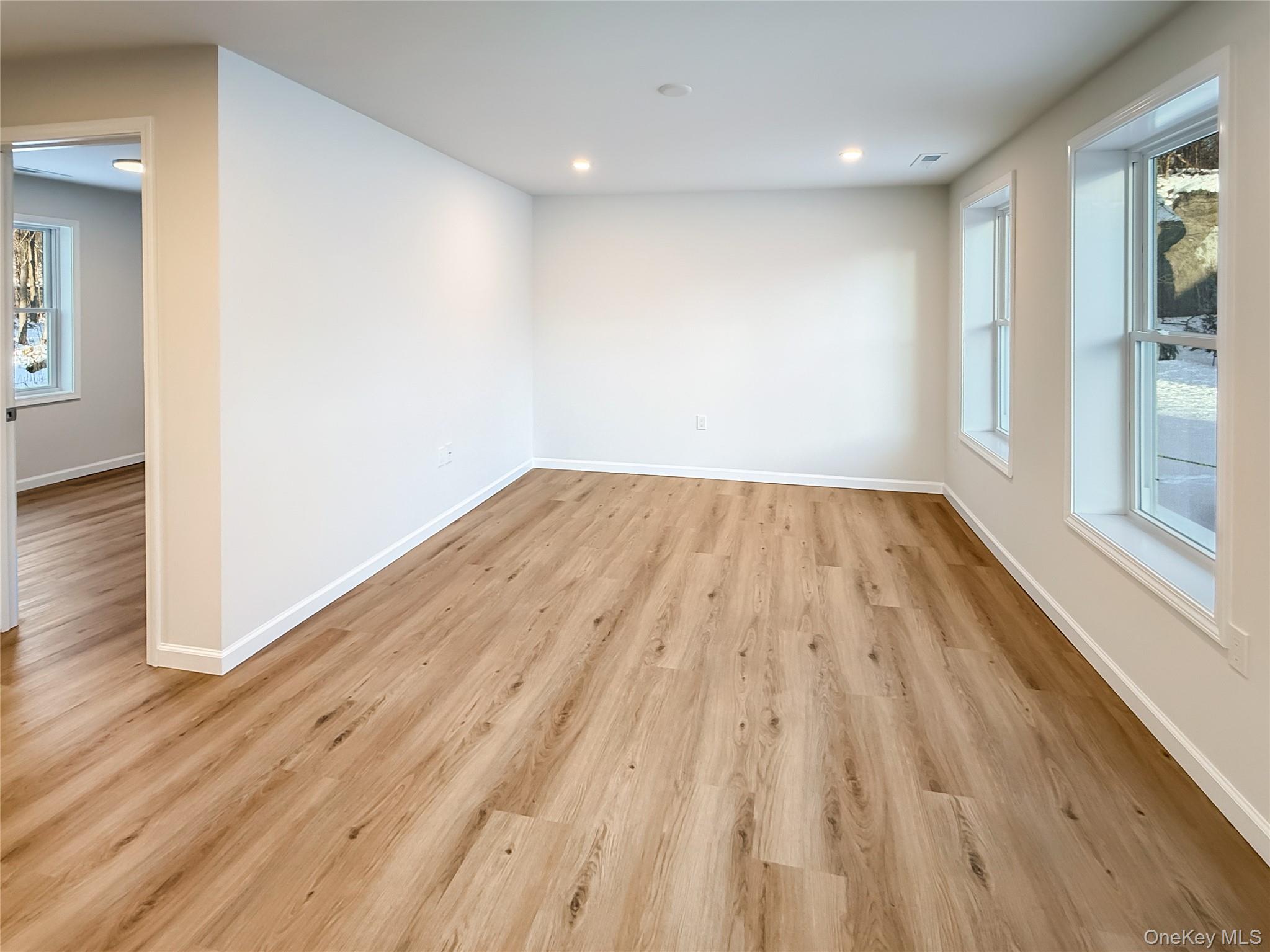 4332 Albany Post Road, Unit 4 Hyde Park, NY 12538 - Photo 4 of 15