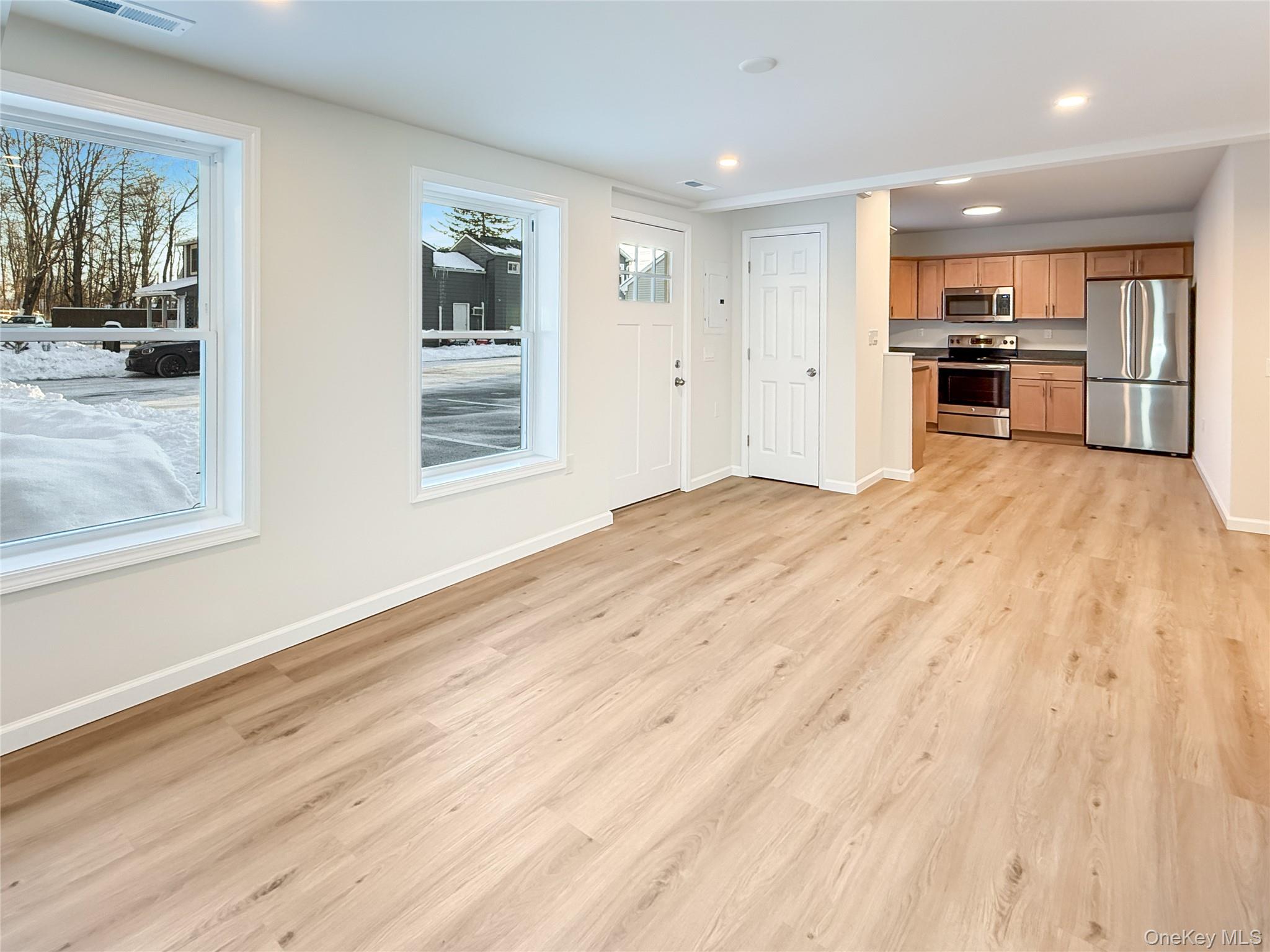 4332 Albany Post Road, Unit 4 Hyde Park, NY 12538 - Photo 5 of 15